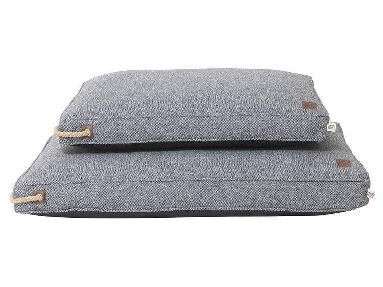 Indie & Scout Pet Pillow [Sz:Large Cl:Charcoal]